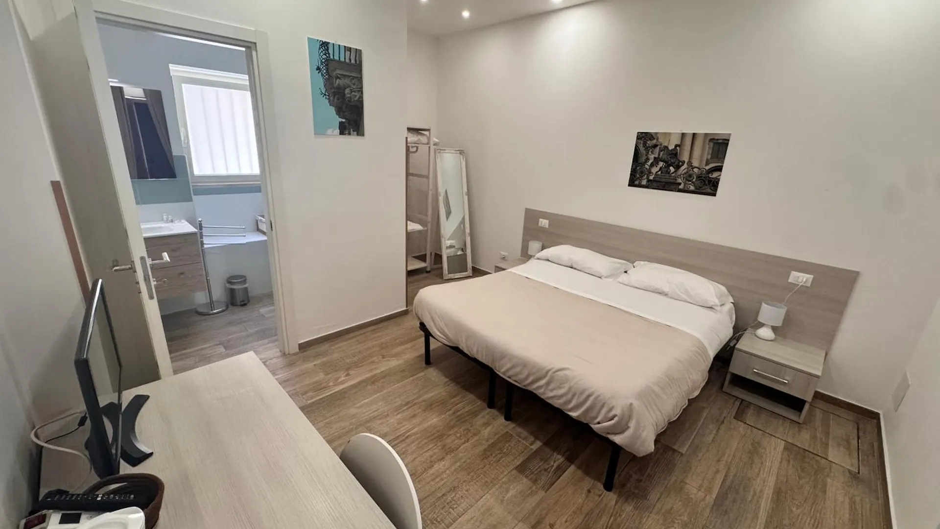 Alex Rooms Ragusa 0*,  Italy